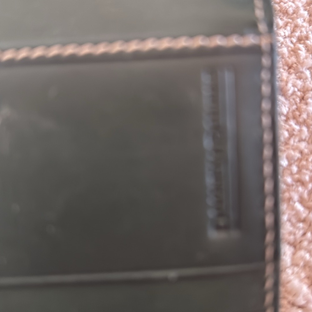Beautiful Dooney Bourke Forest Green Wallet - Picture 3 of 5